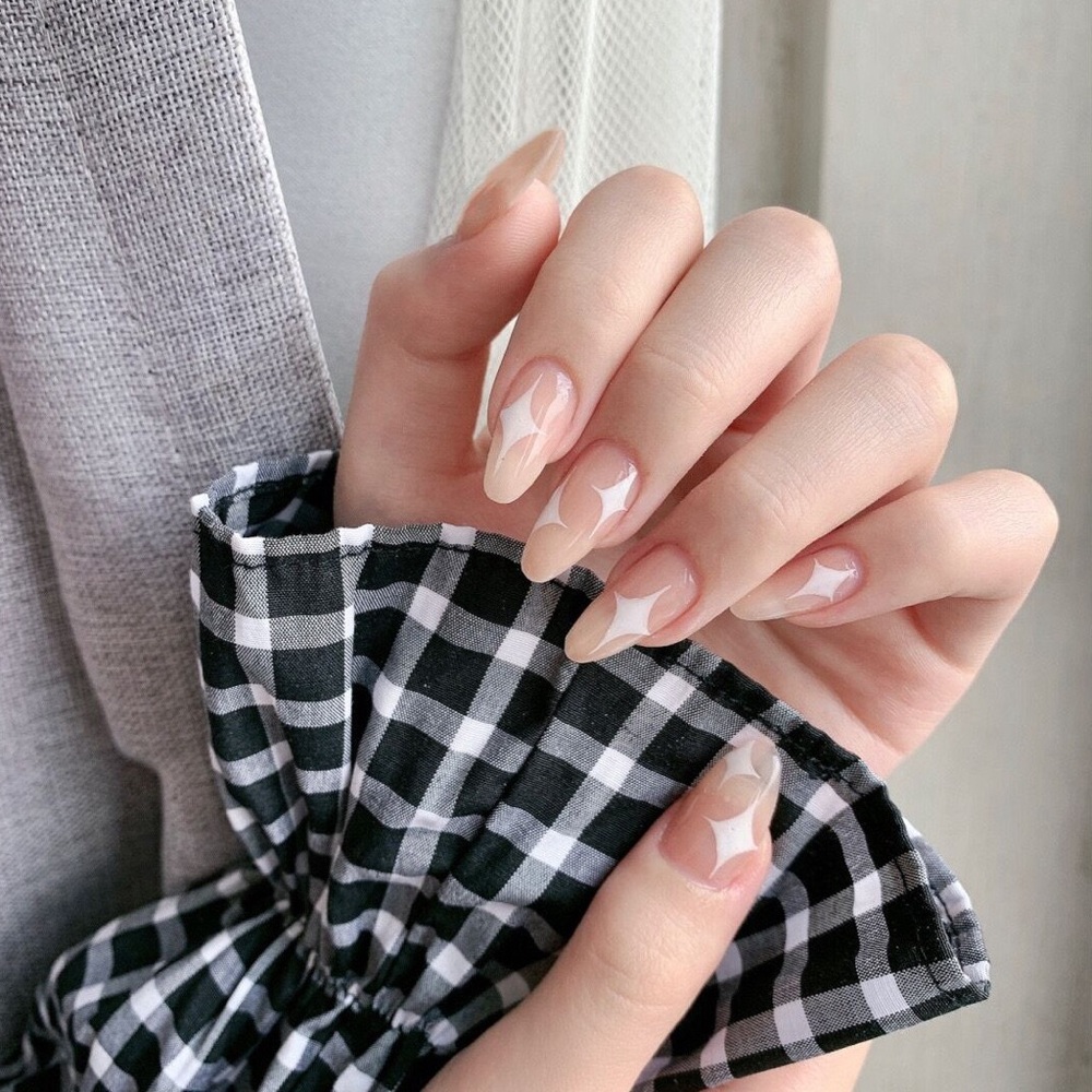 CLEAROUT🌹 Final sale💅 Press on nails 
24 pieces